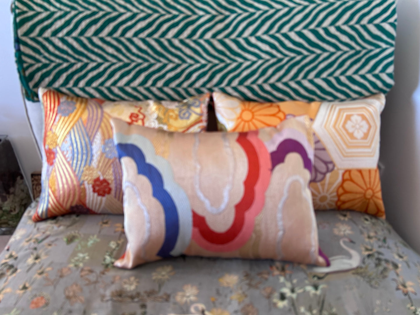 Cushion Obi Waves