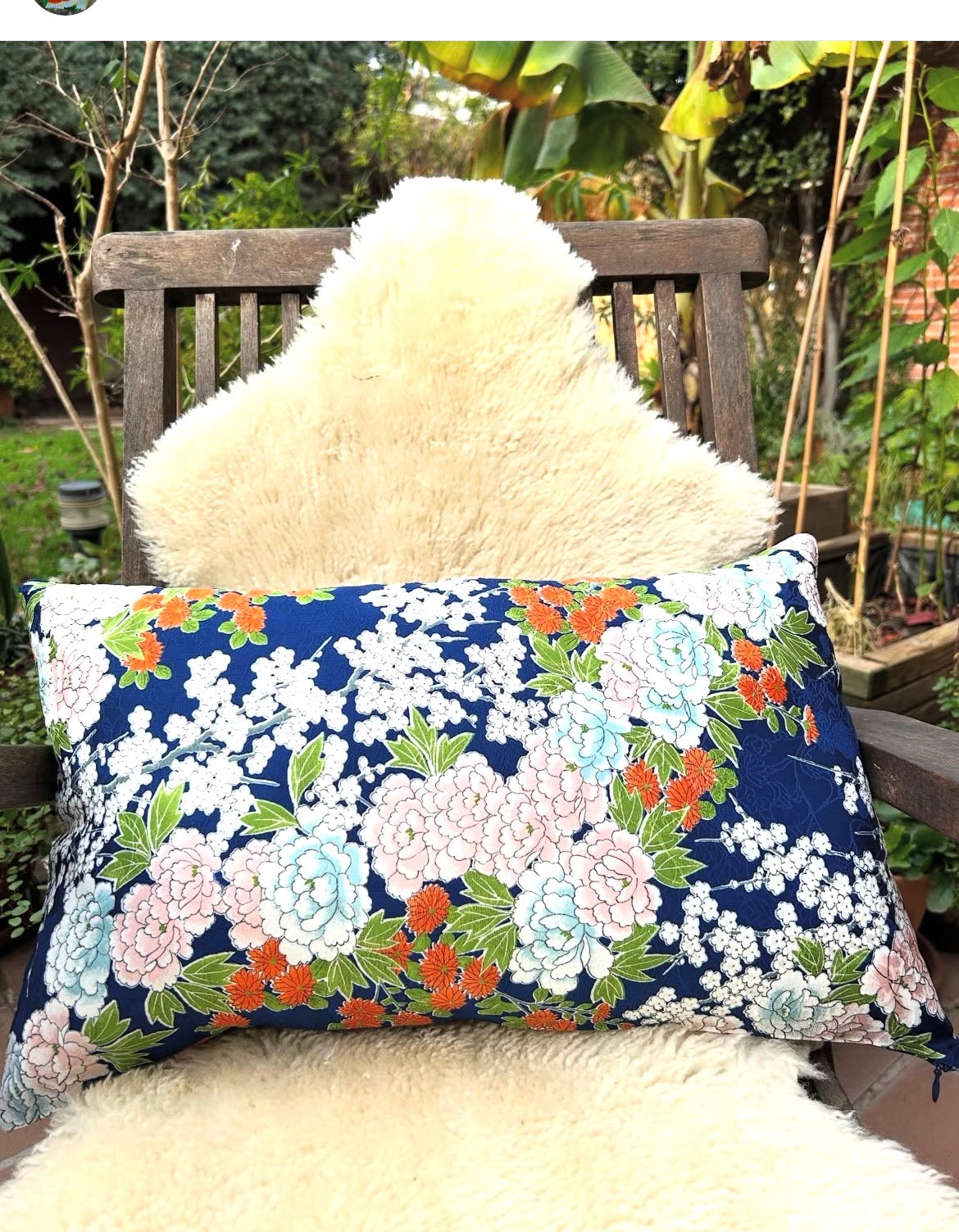 Cushion Silk Kimonoi Kobana Navy (small flowers)